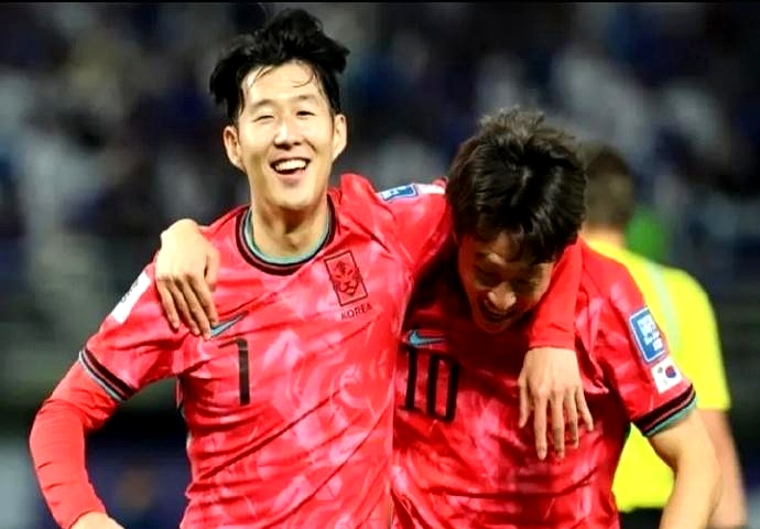 孙兴慜五连胜继续领跑积分榜，利物浦主帅陷下课危机！