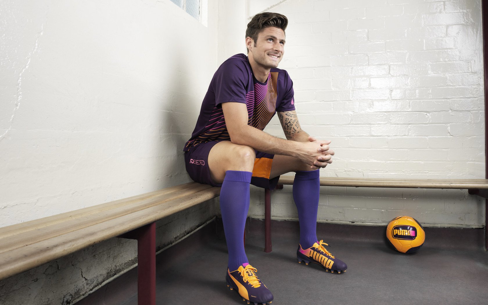 WTT冠军赛八强战对决在即！丹佛掘金演练定位球，热刺密集防守应对